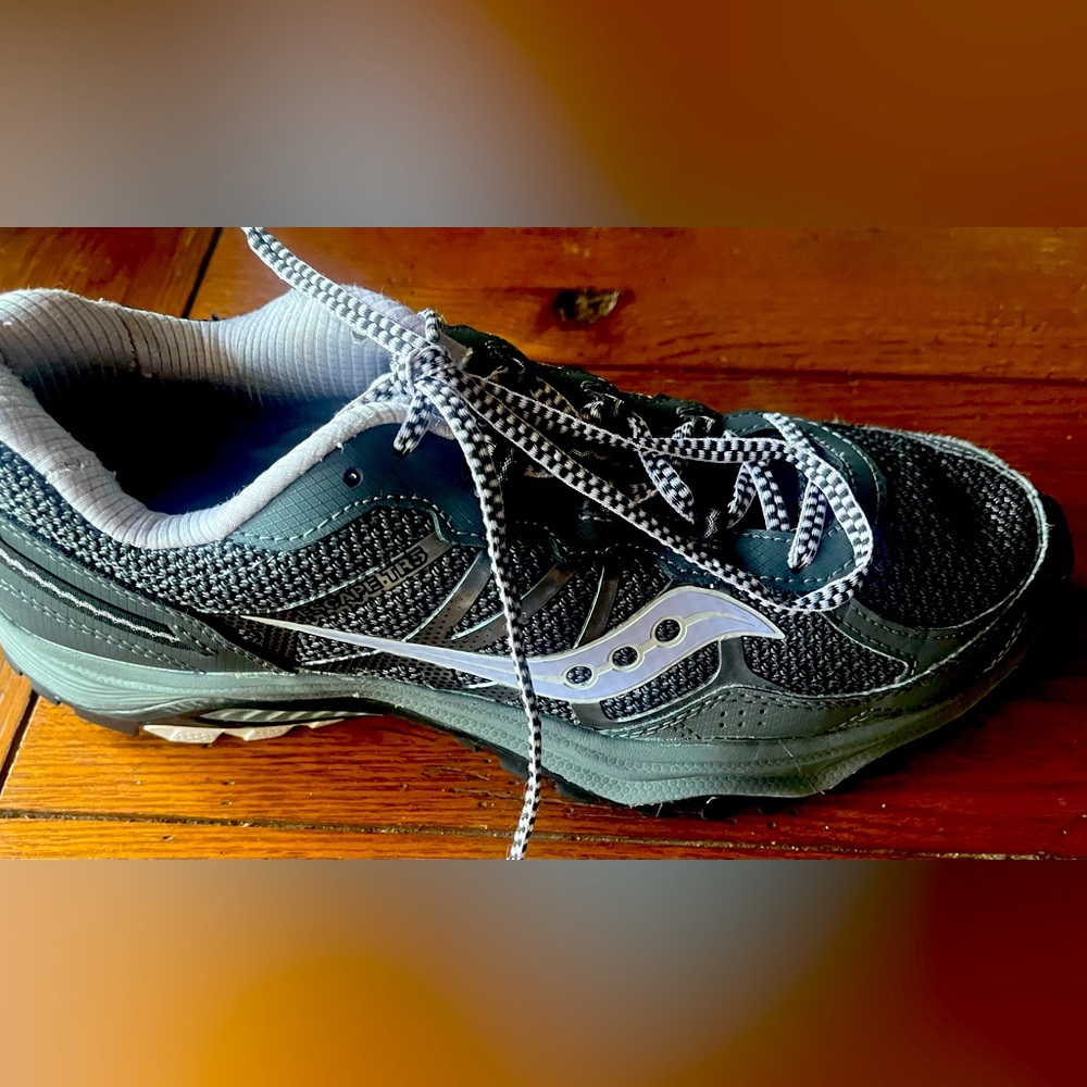 Saucony Excursion TR 16 trail shoes black & purple running women’s size 10